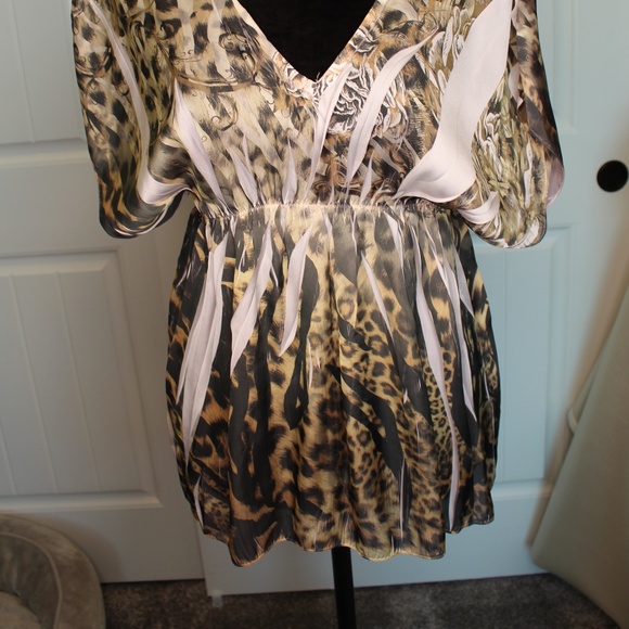 Satin Animal Print Blouse with V-Neckline - Picture 6 of 6